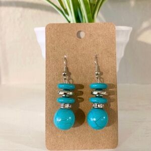 Turquoise & silver dangling earrings, in good hardly worn condition
